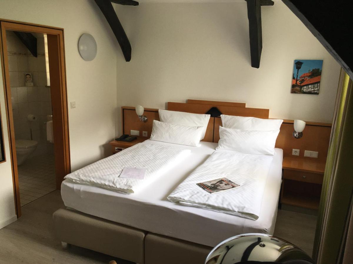 Alt Warburg Hotel Bagian luar foto