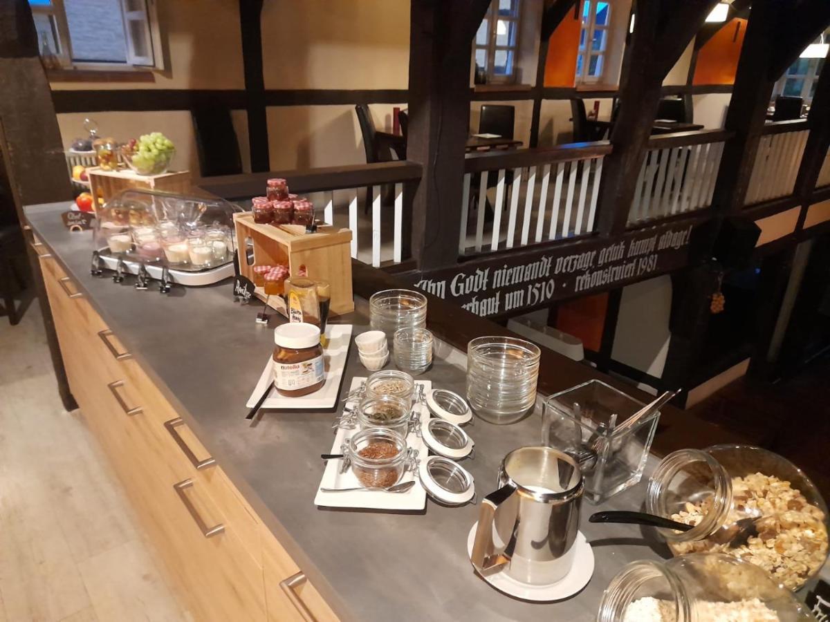 Alt Warburg Hotel Bagian luar foto