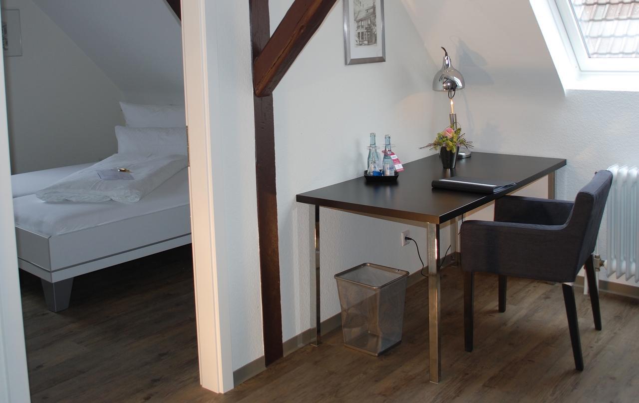 Alt Warburg Hotel Bagian luar foto