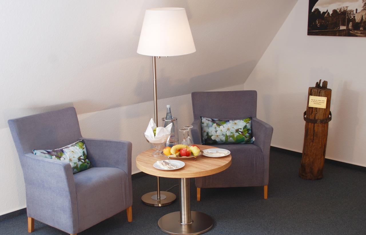 Alt Warburg Hotel Bagian luar foto