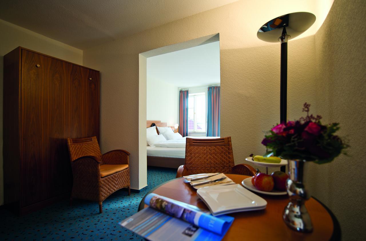 Alt Warburg Hotel Bagian luar foto