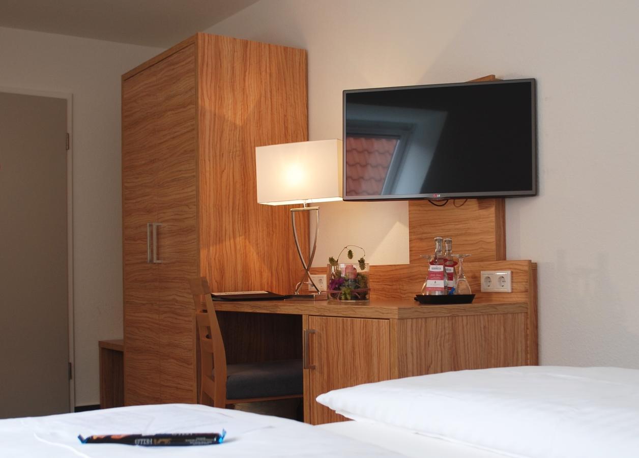 Alt Warburg Hotel Bagian luar foto
