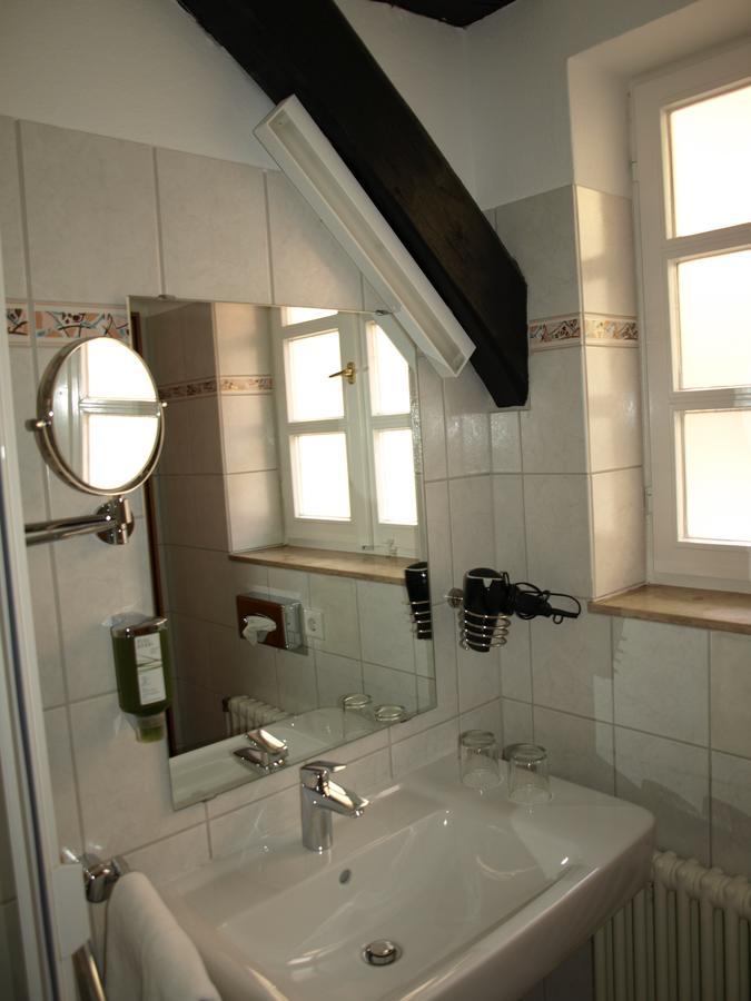 Alt Warburg Hotel Bagian luar foto
