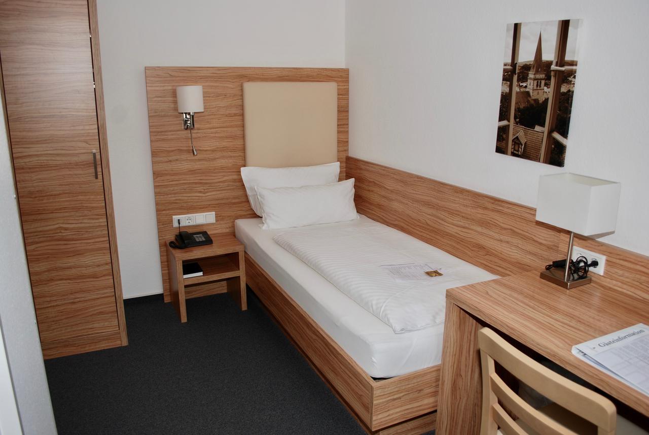 Alt Warburg Hotel Bagian luar foto