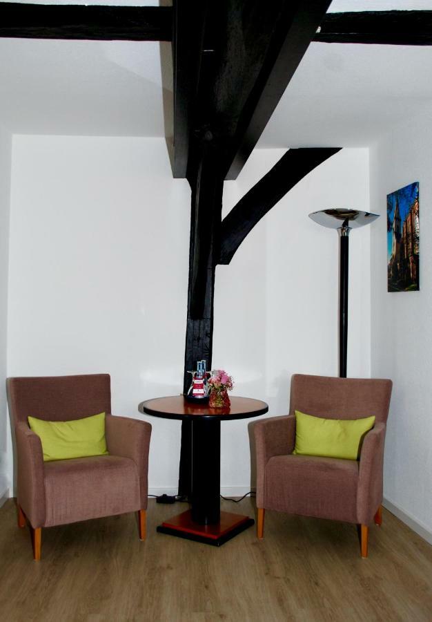 Alt Warburg Hotel Bagian luar foto