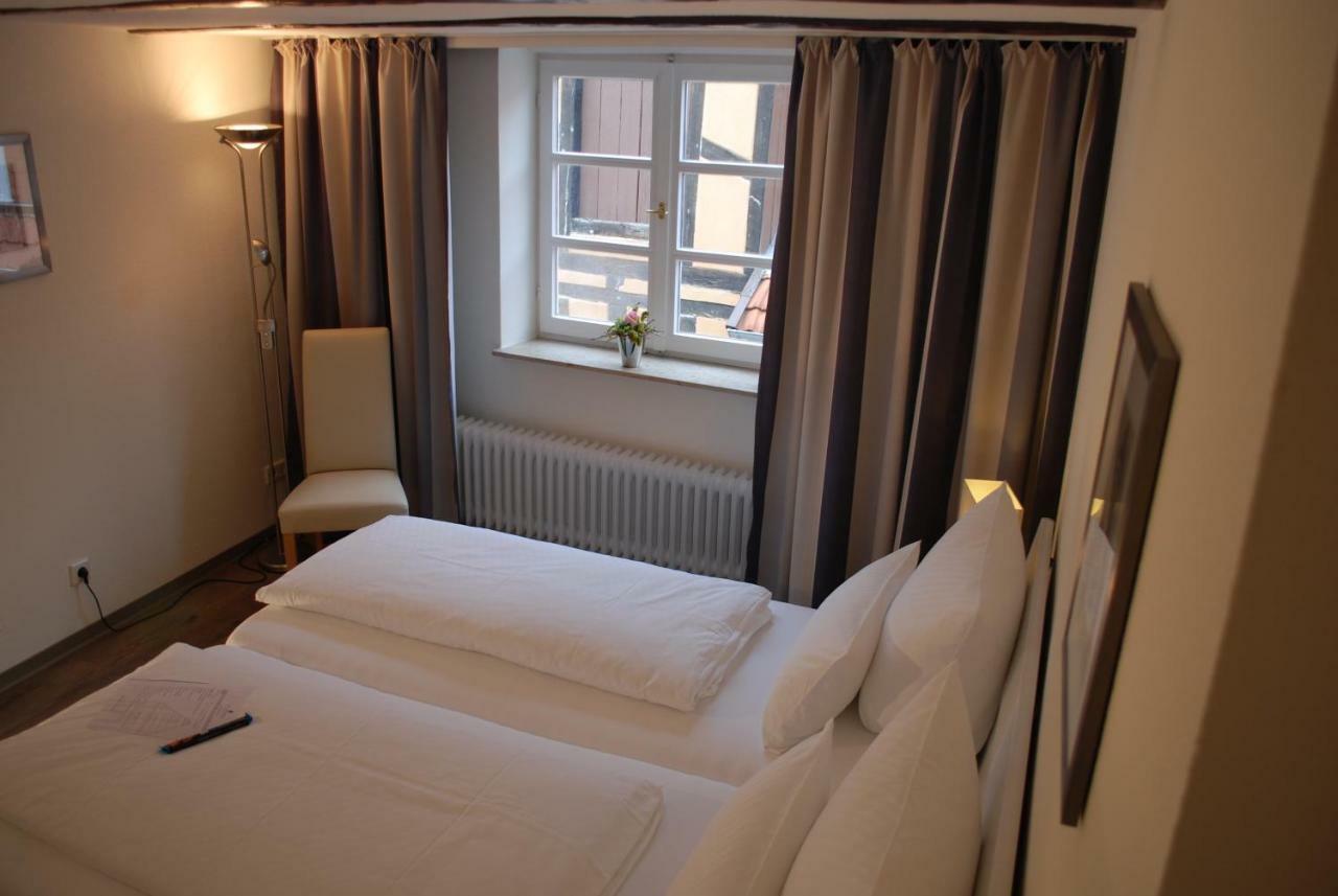 Alt Warburg Hotel Bagian luar foto